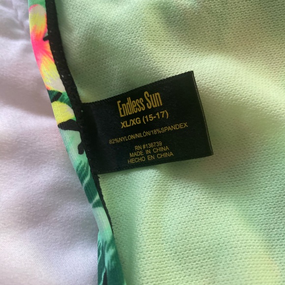 Endless sun bikini bottoms size x large multi colors with flowers - Picture 4 of 4